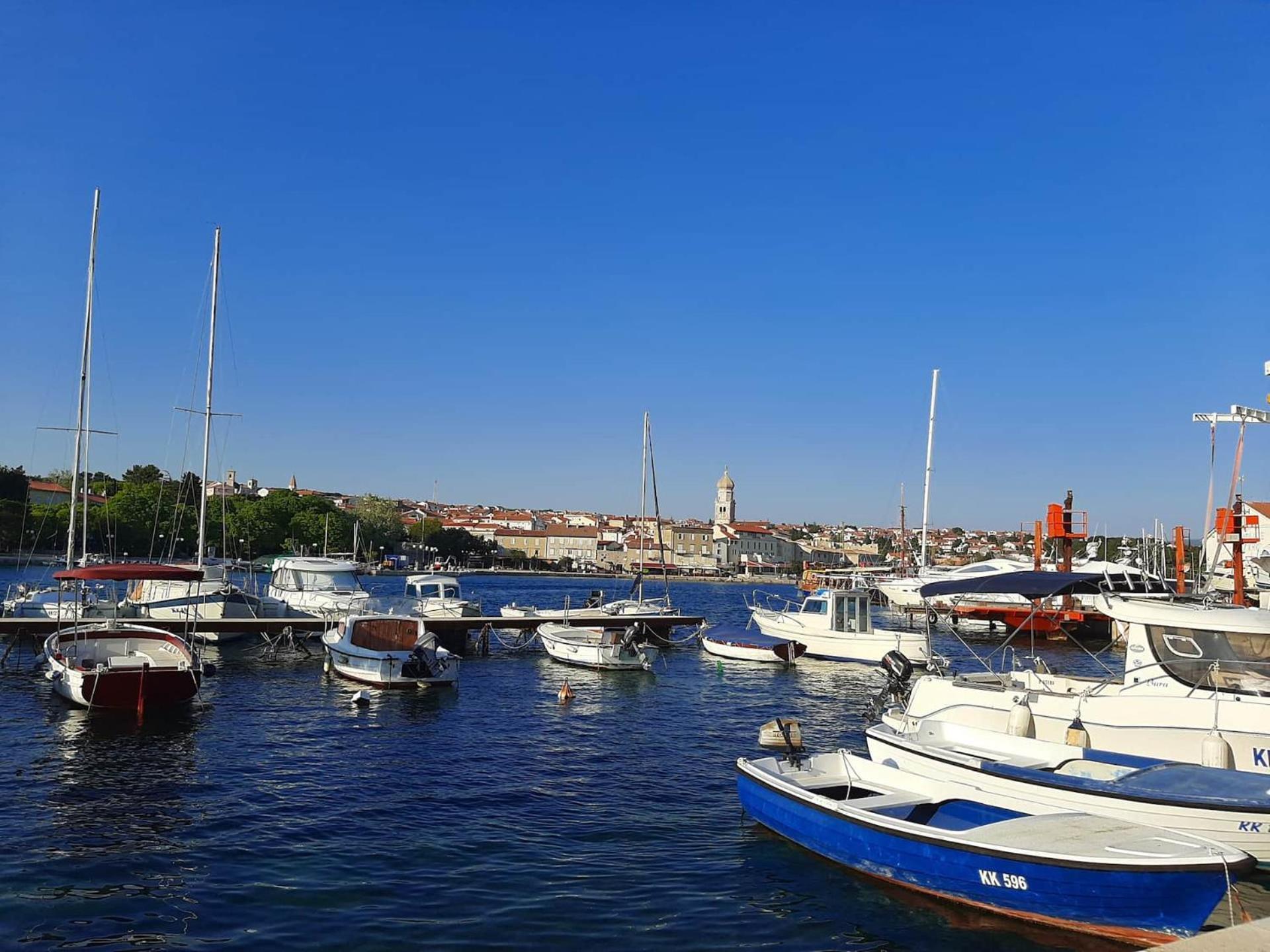 Lovely Studio Malina Close To The Beach Krk Town Exterior photo