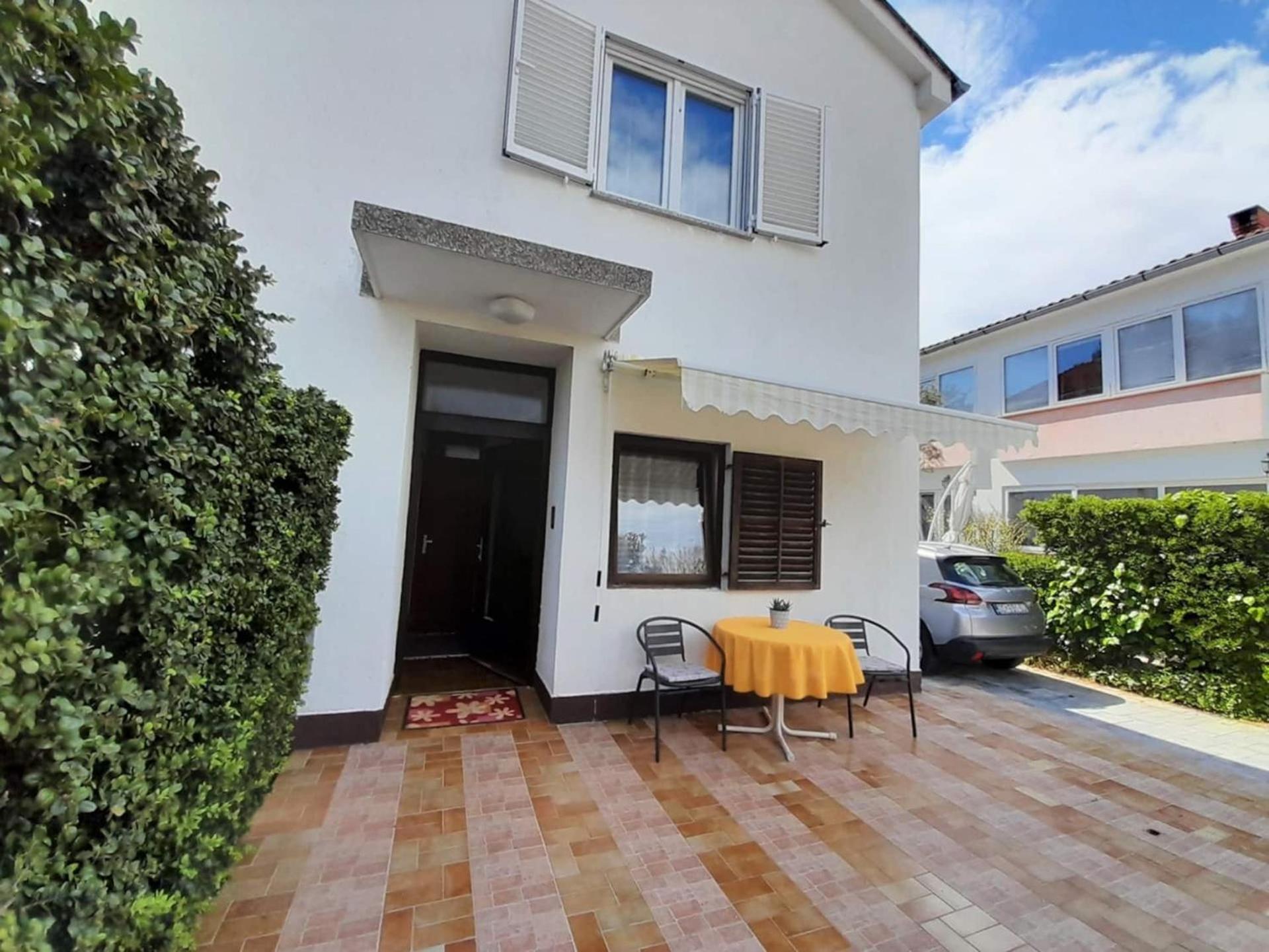 Lovely Studio Malina Close To The Beach Krk Town Exterior photo