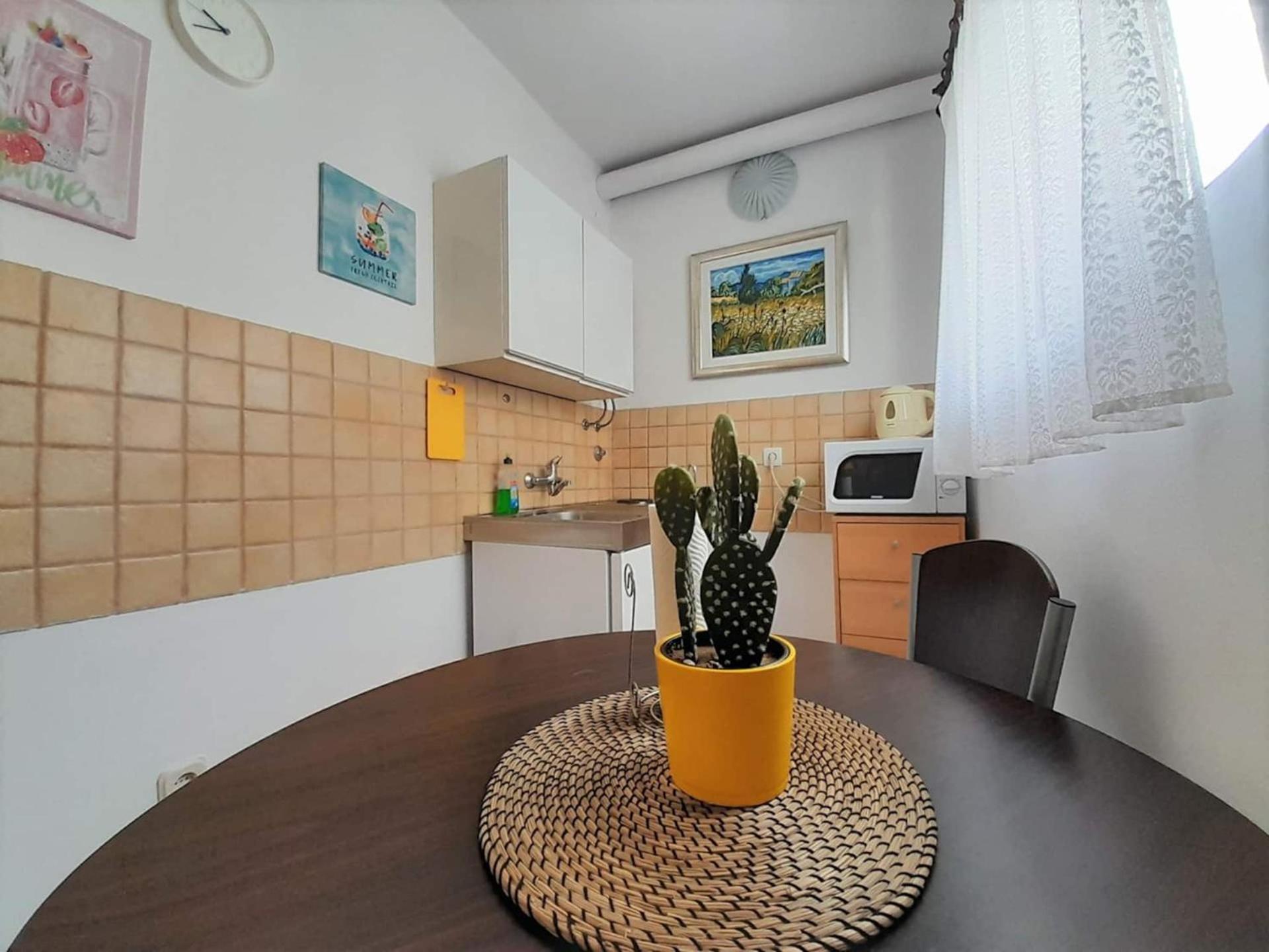 Lovely Studio Malina Close To The Beach Krk Town Exterior photo