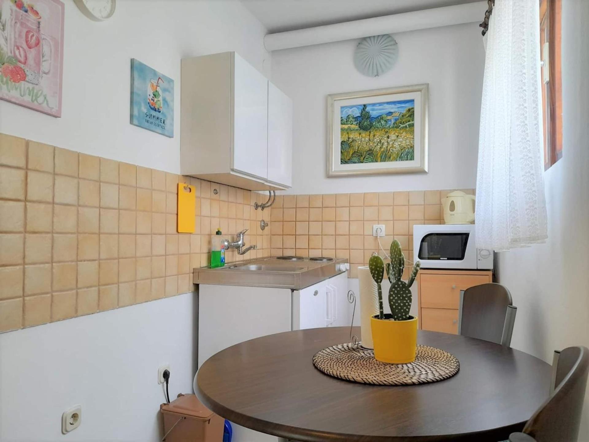 Lovely Studio Malina Close To The Beach Krk Town Exterior photo